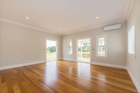 Photo of property in 30 Oak Valley Road, Dairy Flat, Albany, 0792