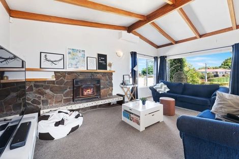 Photo of property in 1 Sexton Place, Manurewa East, Auckland, 2102