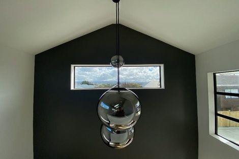 Photo of property in 42c Letterkenny Place, Blockhouse Bay, Auckland, 0600