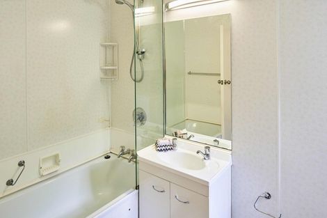 Photo of property in Manston Apartments, 1a/145 Ohiro Road, Brooklyn, Wellington, 6021