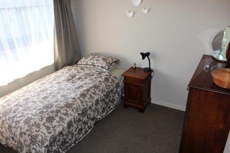 Photo of property in 12 Stewart Place, Melville, Hamilton, 3206