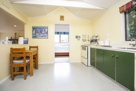 Photo of property in 29 Rimutaka Place, Titirangi, Auckland, 0604