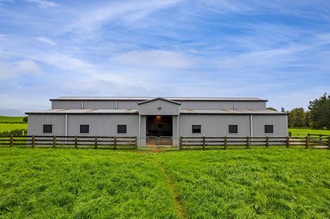 Photo of property in 312 Corbett Road, Paraite, New Plymouth, 4373