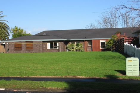 Photo of property in 38 Fielding Crescent, Farm Cove, Auckland, 2012