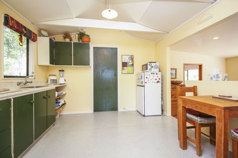 Photo of property in 29 Rimutaka Place, Titirangi, Auckland, 0604