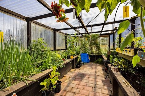 Photo of property in 206 Henwood Road, Paraite, New Plymouth, 4372