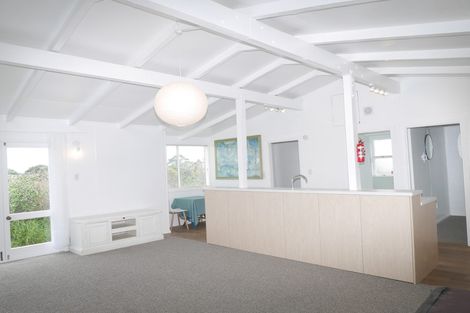 Photo of property in 25 Hemara Street, Waikanae Beach, Waikanae, 5036