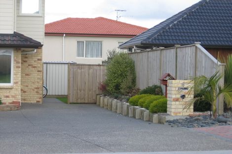Photo of property in 6 Strundeen Close, Flat Bush, Auckland, 2016
