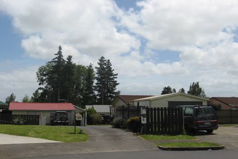 Photo of property in 2/17 Antalya Place, Manurewa, Auckland, 2102