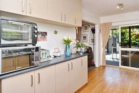 Photo of property in 28 Cowes Street, Avondale, Christchurch, 8061