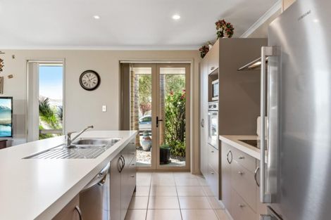 Photo of property in 94 Doncaster Drive, Papamoa Beach, Papamoa, 3118