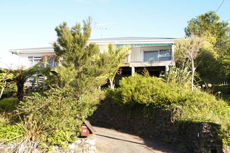 Photo of property in 23 Montgomery Crescent, Cockle Bay, Auckland, 2014