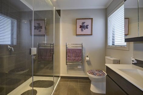 Photo of property in 2 Devon Lane, Carterton, 5713