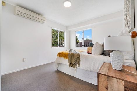 Photo of property in 68 Helena Street, Massey, Auckland, 0614