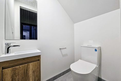 Photo of property in 8 Lewis Road, Pakuranga, Auckland, 2010