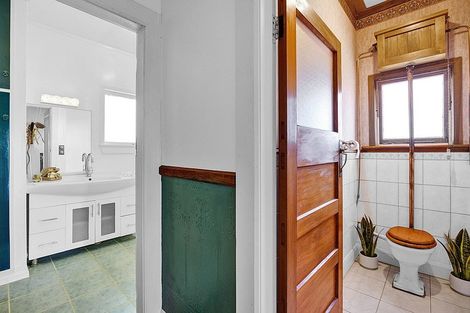 Photo of property in 68 Collins Street, Hawera, 4610