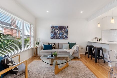 Photo of property in 3/109 Ocean View Road, Hillcrest, Auckland, 0627