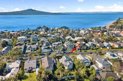 Photo of property in 19 Hemi Street, Narrow Neck, Auckland, 0622