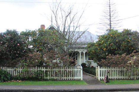 Photo of property in 12 Cross Street, Regent, Whangarei, 0112