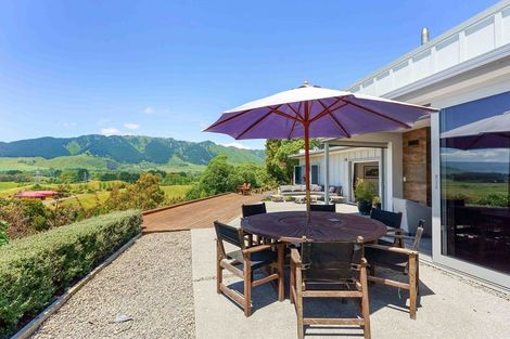 Photo of property in 104 Raukawa Road, Peka Peka, Waikanae, 5391