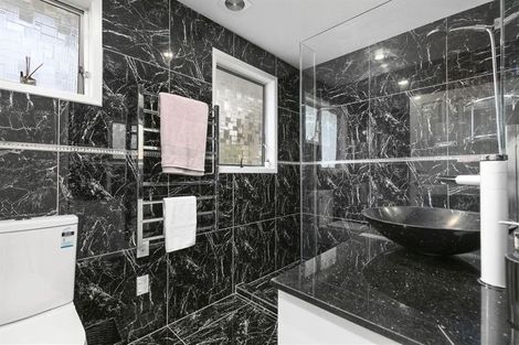 Photo of property in 19 Laurina Road, Sunnynook, Auckland, 0620