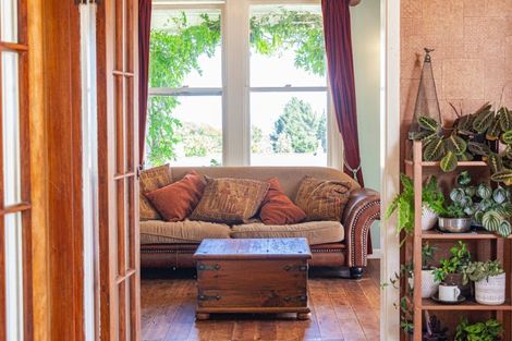 Photo of property in 50 Shakespeare Road, Bastia Hill, Whanganui, 4500