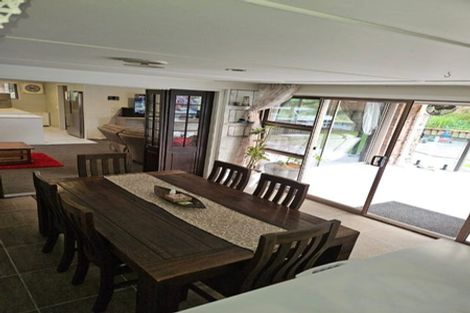 Photo of property in 824 West Coast Road, Oratia, Auckland, 0604