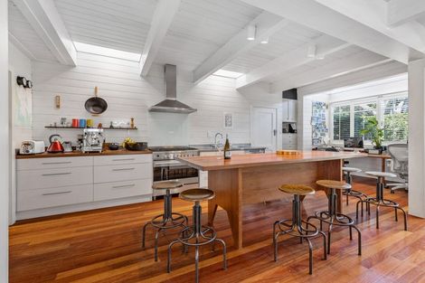 Photo of property in 26 Saltburn Road, Milford, Auckland, 0620