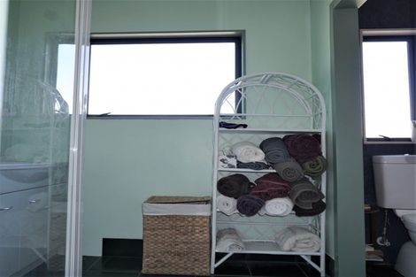 Photo of property in 1 Barclay Grove, Hokio Beach, Levin, 5571