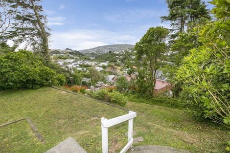 Photo of property in 39 Turville Crescent, Newlands, Wellington, 6037