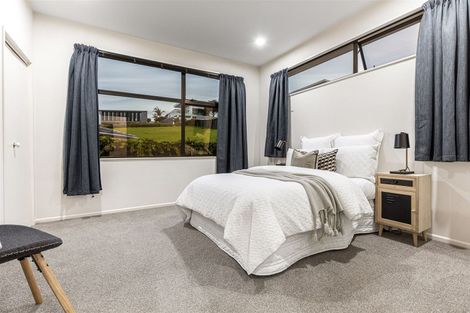 Photo of property in 26 Marellen Drive, Red Beach, 0932