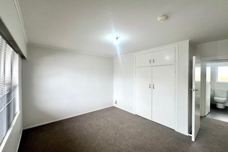 Photo of property in 4/8 Winspear Place, Manukau, Auckland, 2025