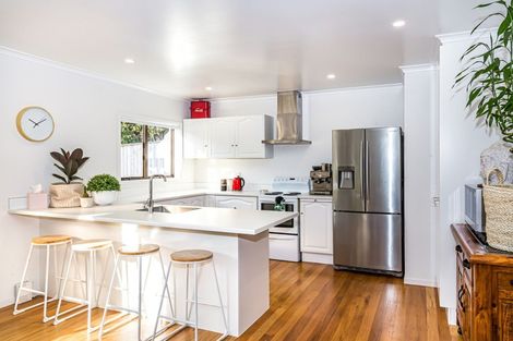 Photo of property in 3 Otanerua Road, Hatfields Beach, Orewa, 0931