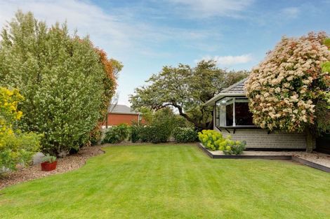 Photo of property in 15 Elwyn Place, Avonhead, Christchurch, 8042