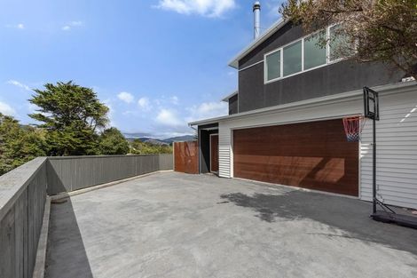 Photo of property in 8 Tiromoana Road, Raumati South, Paraparaumu, 5032