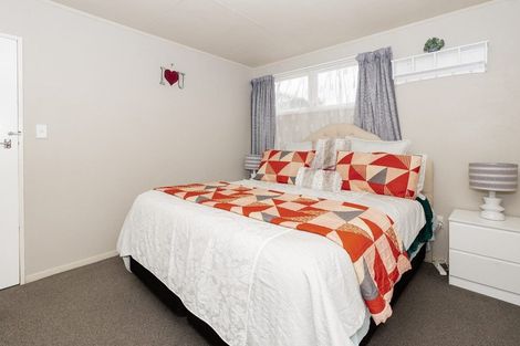 Photo of property in 19 Halswell Crescent, Westbrook, Palmerston North, 4412
