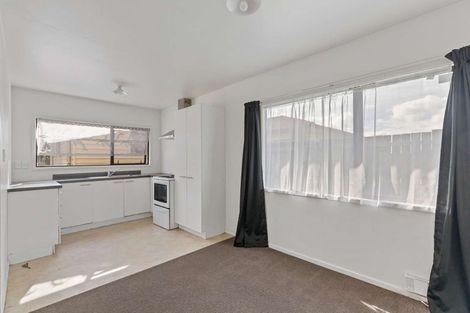 Photo of property in 399b Roscommon Road, Clendon Park, Auckland, 2103