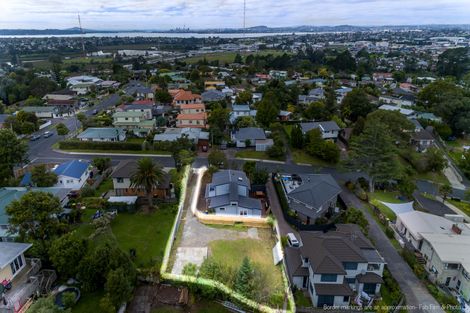 Photo of property in 3a Crompton Road, Massey, Auckland, 0614