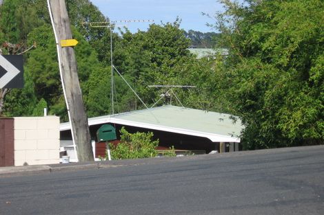 Photo of property in 190 Golf Road, Titirangi, Auckland, 0604