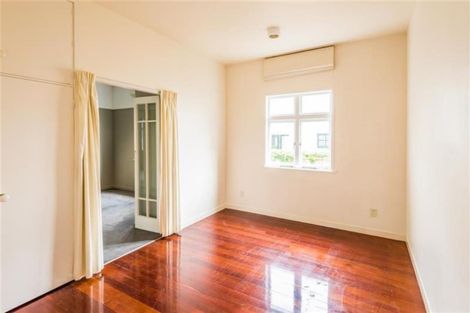 Photo of property in 9 Clarence Road, Northcote Point, Auckland, 0627