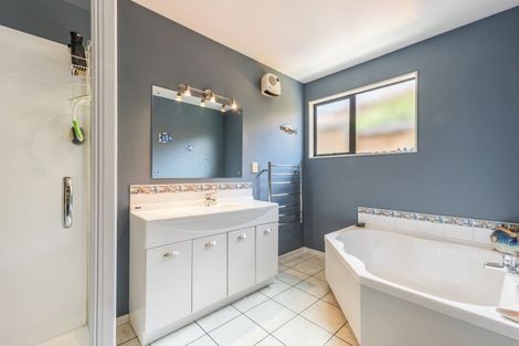 Photo of property in 8 Nautique Place, Waikawa, Picton, 7220