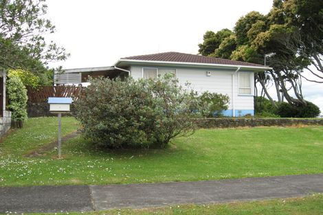 Photo of property in 1 Warden Place, Mangere Bridge, Auckland, 2022