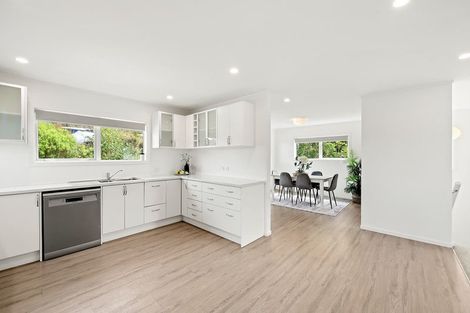 Photo of property in 60 Maungaraki Road, Korokoro, Lower Hutt, 5012