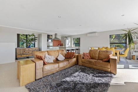 Photo of property in 11a Handley Place, Glen Avon, New Plymouth, 4312