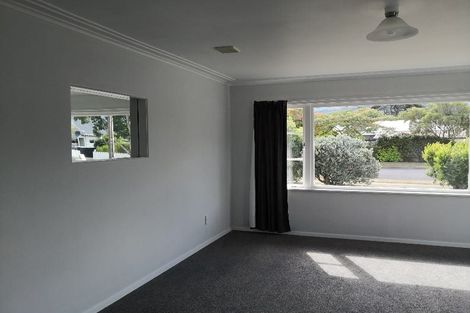 Photo of property in 7 Heretaunga Square, Silverstream, Upper Hutt, 5019
