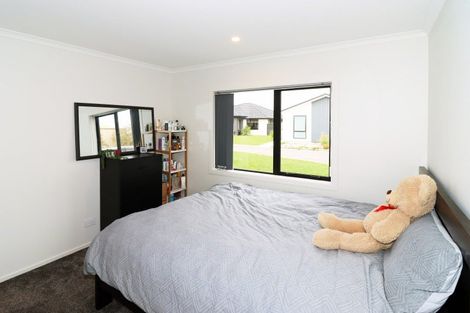 Photo of property in 4 Devon Lane, Carterton, 5713