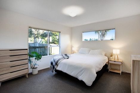 Photo of property in 1/41 Sungrove Rise, Sunnyvale, Auckland, 0612