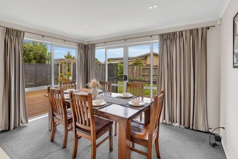 Photo of property in 5 Chestnut Close, Kelvin Grove, Palmerston North, 4414