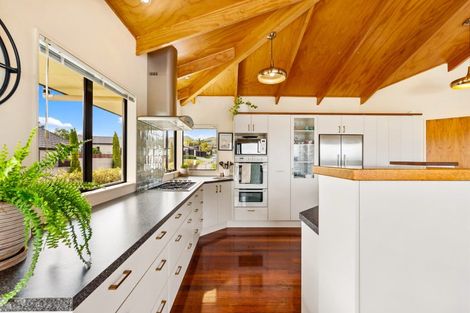 Photo of property in 81 Hikanui Drive, Havelock North, 4130