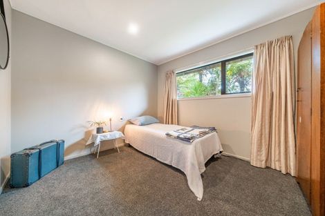 Photo of property in 17 Seymour Grove, Kingsley Heights, Upper Hutt, 5018